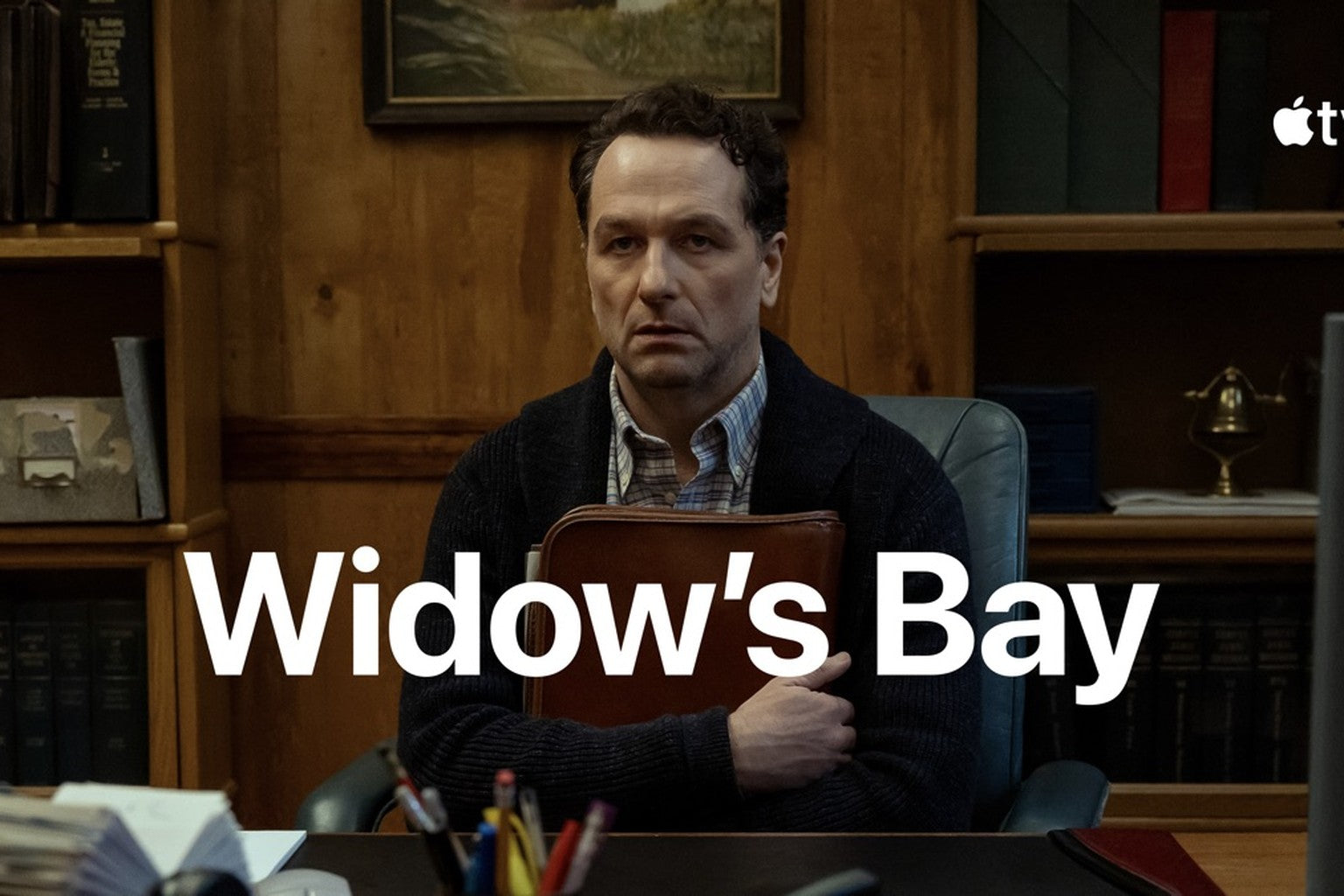 Apple TV tung trailer cho series kinh dị - hài bí ẩn Widow's Bay