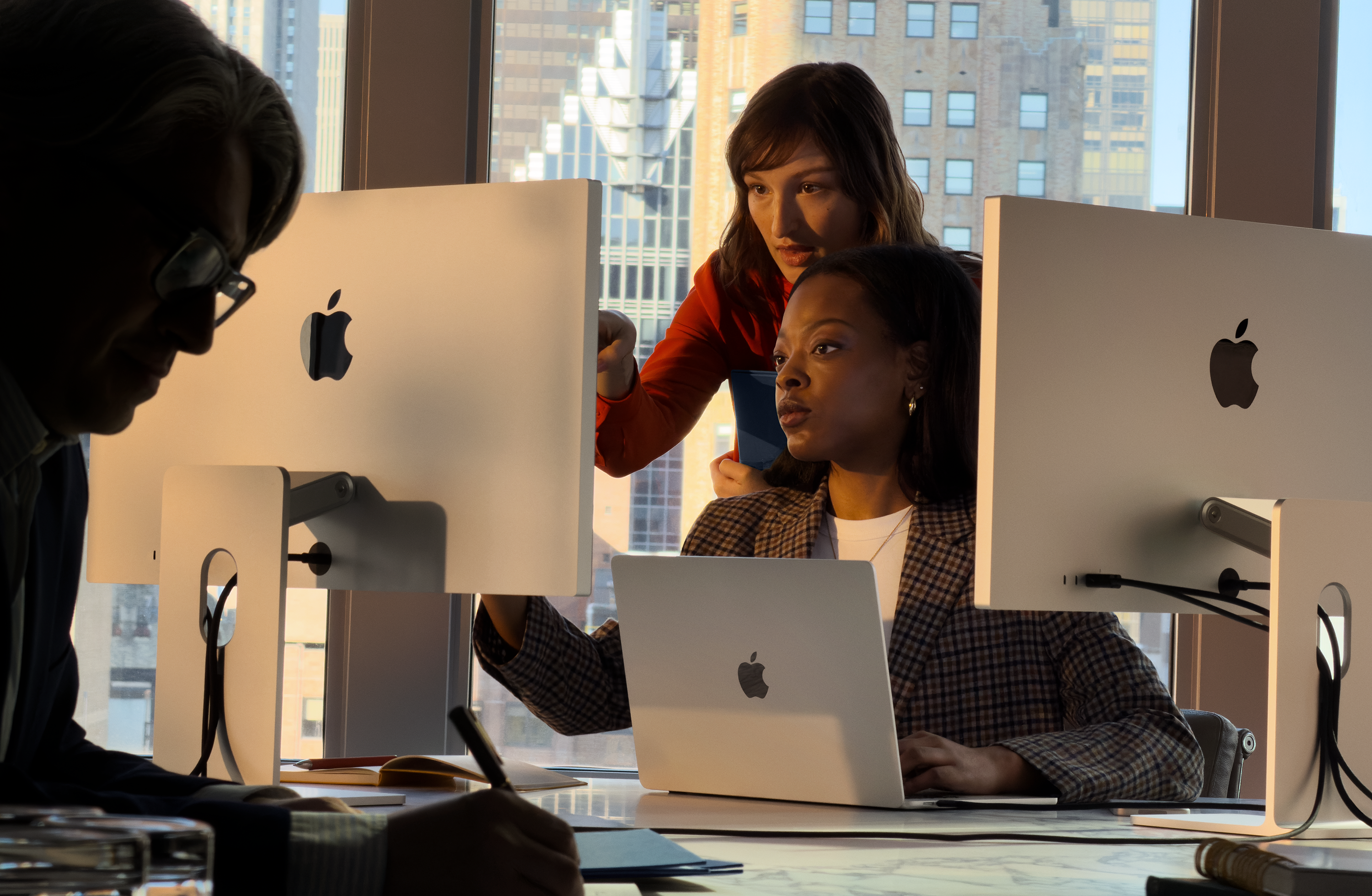 Apple tăng gấp đôi bộ nhớ trong cho Studio Display mới - lên 128GB