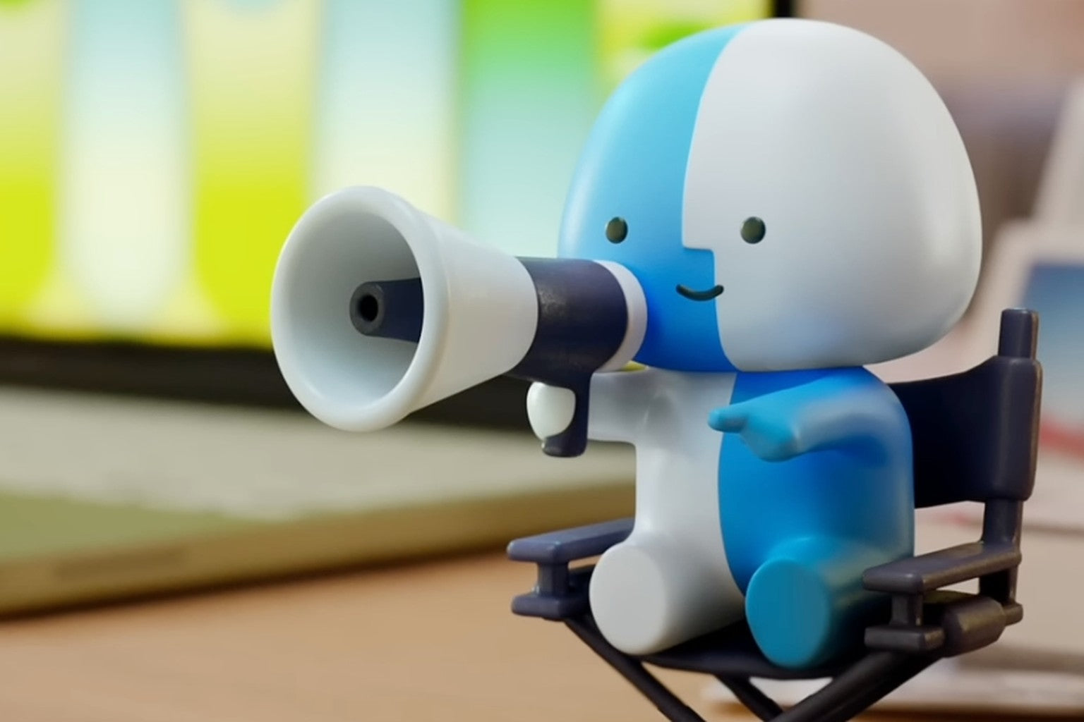 Little Finder Guy tiếp tục xuất hiện trong 9 video mới trên TikTok và YouTube Shorts của Apple