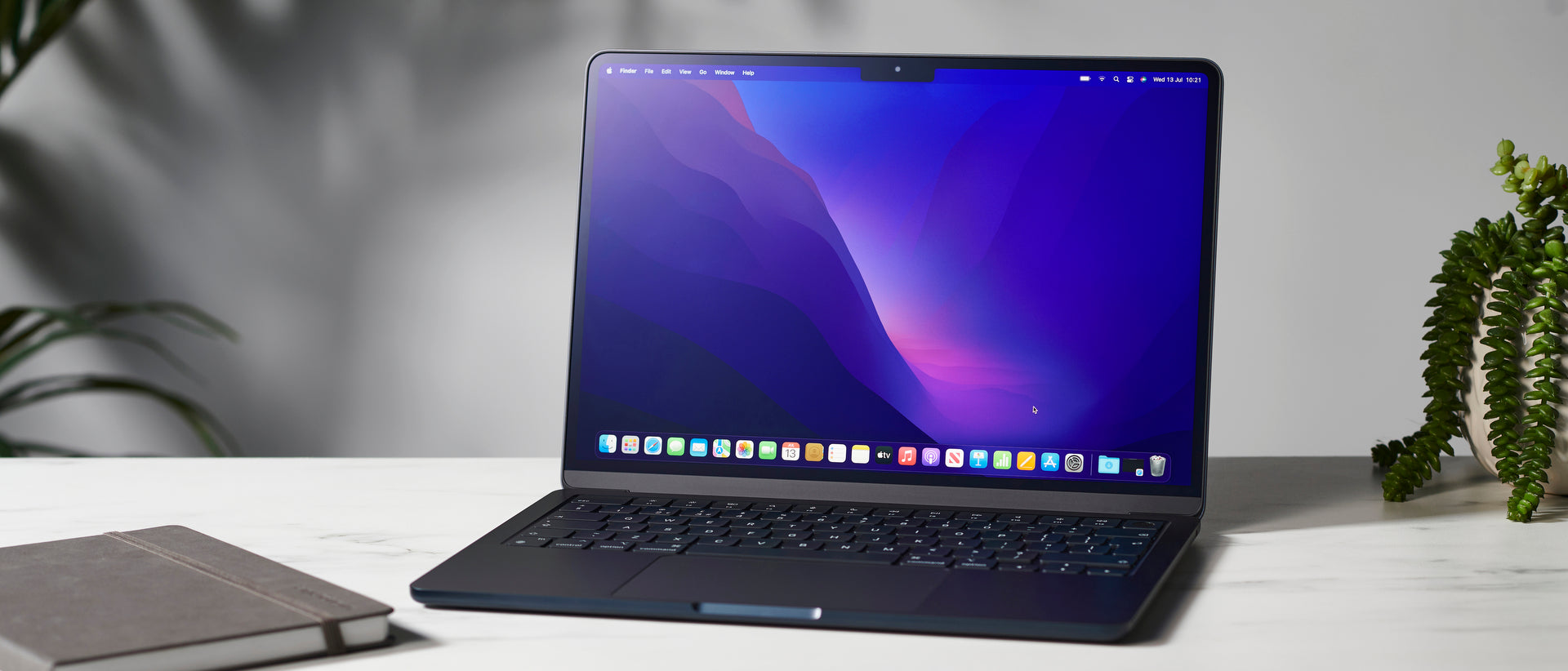 Tại sao không nên mua MacBook Air M2 bản tiêu chuẩn?
