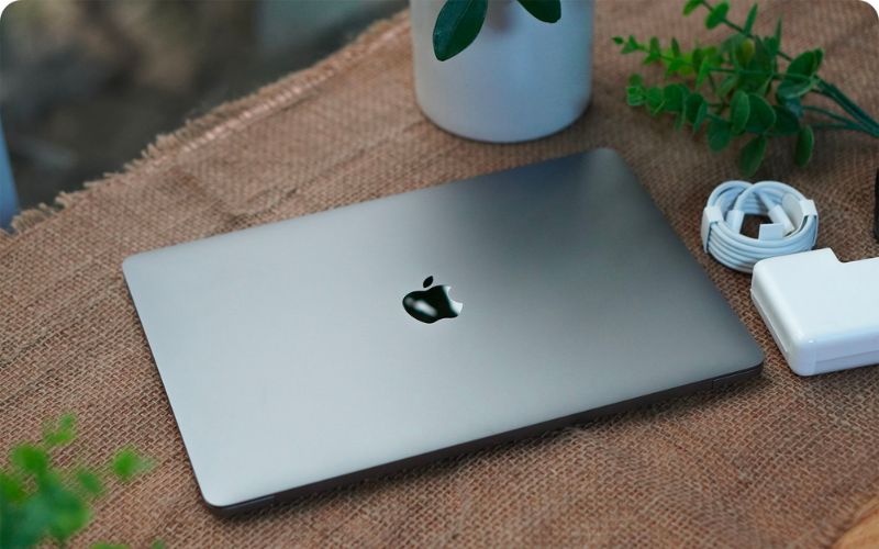 So sánh kích thước macbook pro 13 inch qua các thế hệ 